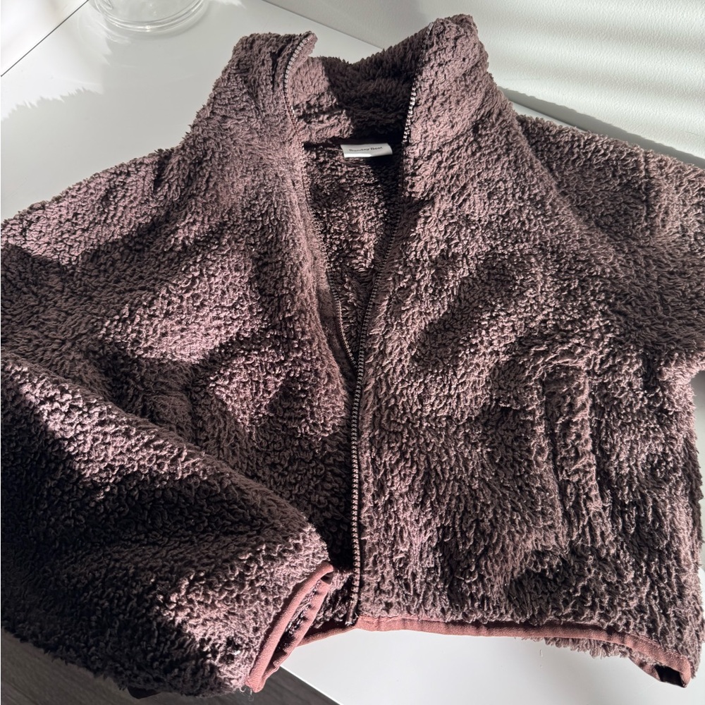 Aritzia Sunday Best Cropped Zip